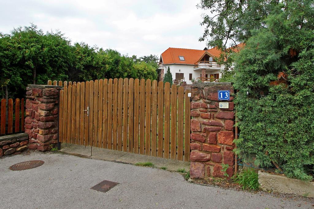 Voeroesko Apartmanhaz Révfülöp Exteriér fotografie