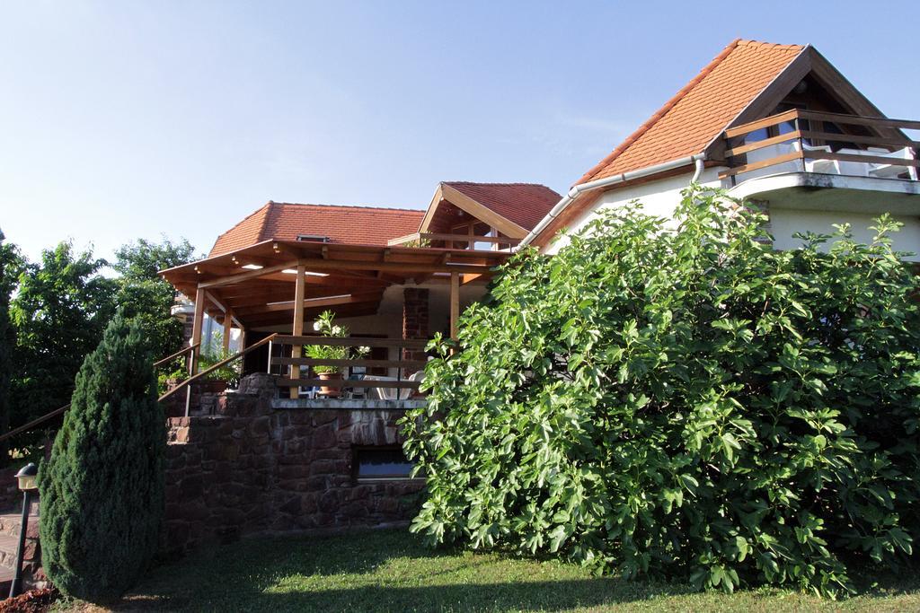 Voeroesko Apartmanhaz Révfülöp Exteriér fotografie